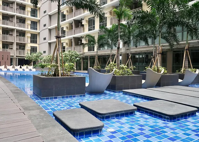 Bright & Cozy Near Okada 2 Mins Walk Apartment Manila